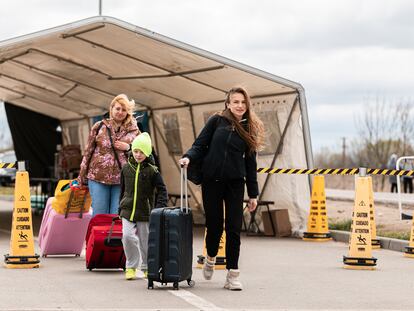 Yulia Fatieva atravesaba la frontera entre Ucrania y Moldavia junto a una amiga y su hijo, el lunes, por el cruce de Palanca