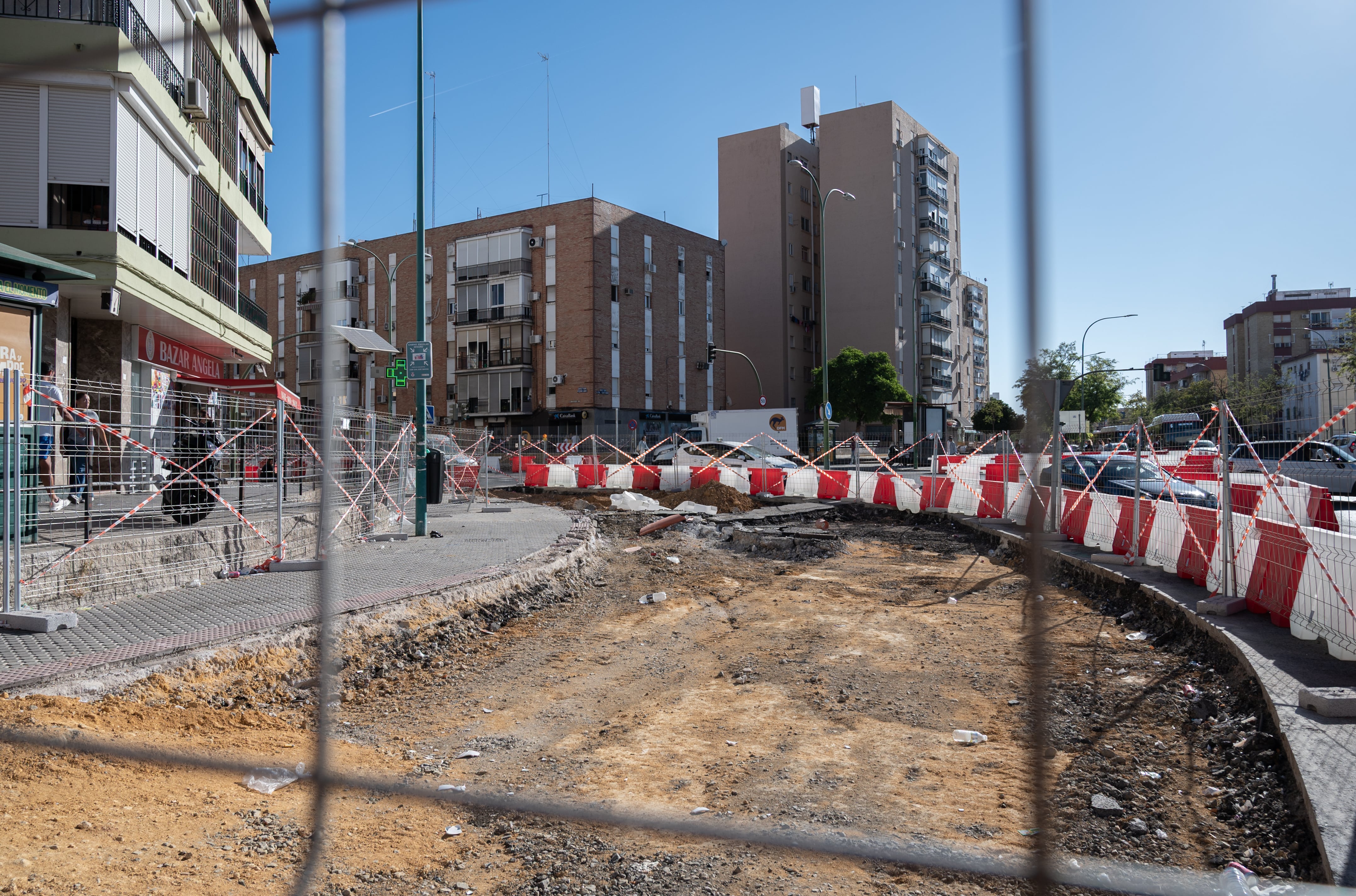 22-09-2025 Sevilla
Obras para la Línea 3 del metro en la avenida del Doctor Fedriani, en el barrio de La Macarena de Sevilla.  
foto de Maya Balanya