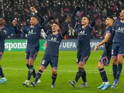 Los jugadores del PSG celebran la victoria ante el Real Madrid.