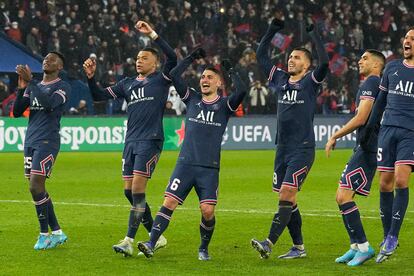 Los jugadores del PSG celebran la victoria ante el Real Madrid.