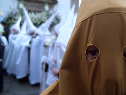 Procesión de Pontificia de la cofradía de las Angustias en Ferrol en 2013.