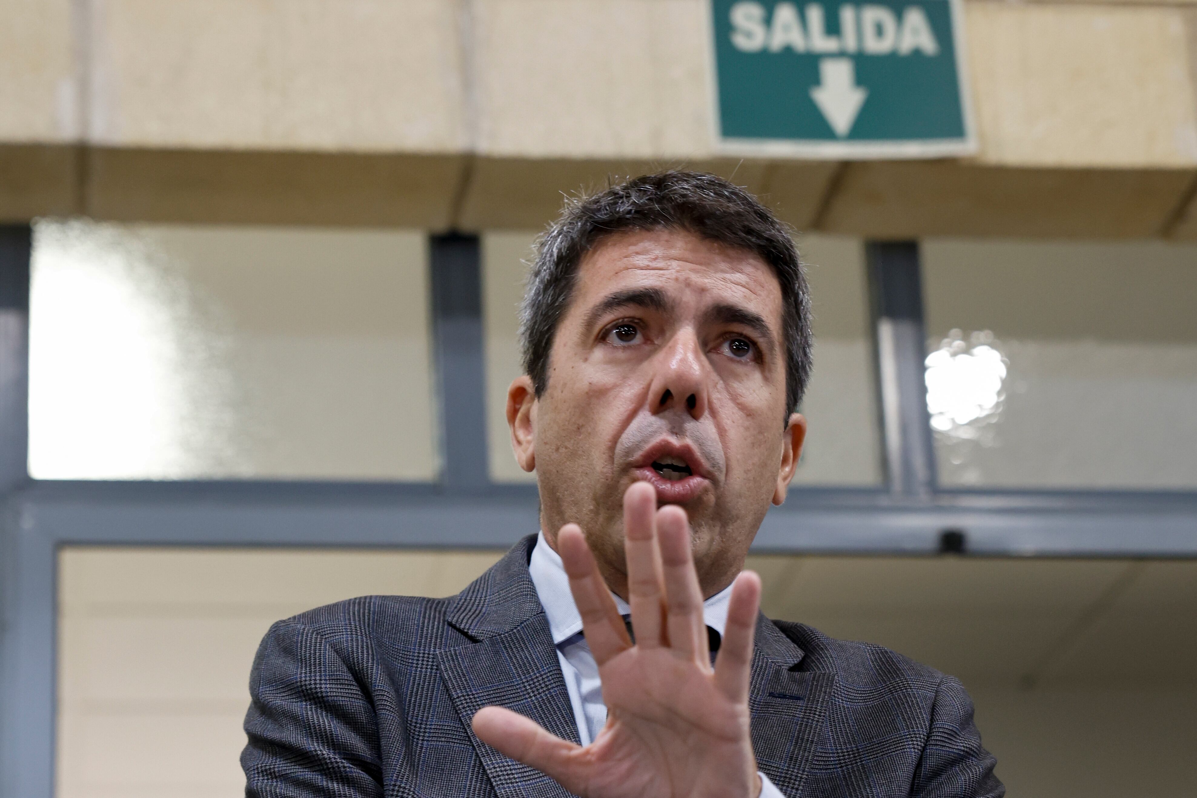 Mazón insinúa que la Fiscalía sigue directrices políticas por apoyar la investigación de la gestión de la dana