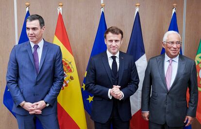 Sánchez, Macron y Costa, este jueves en Bruselas.