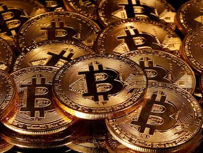 Representaciones de la moneda virtual Bitcoin
