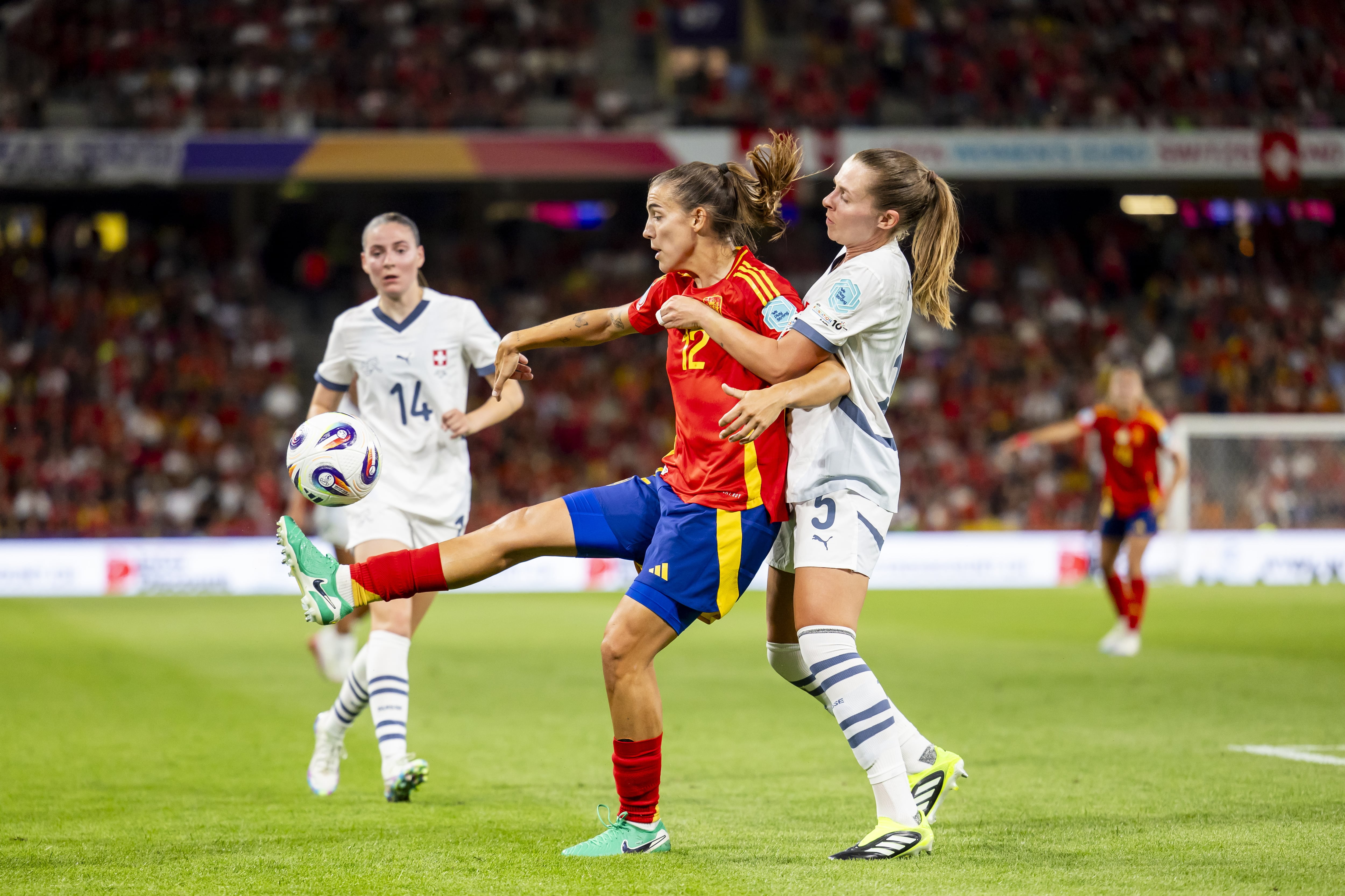Patri Guijarro, la mediocentro que mueve a España: “Es la base del equipo, la que hace que todas juguemos bien”