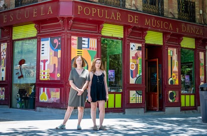Patricia Monserrat y Nydia Molina, fundadoras de la Escuela Popular de Música y Danza, en Chamberí, el 2 de julio de 2024.