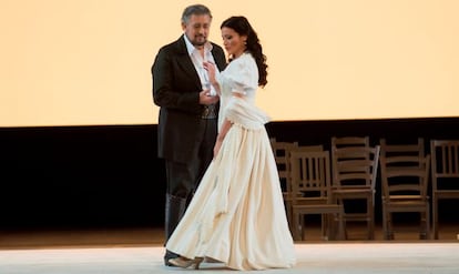 Pl&aacute;cido Domingo y Davinia Rodr&iacute;guez (Luisa Fernanda).