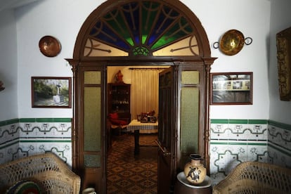 Zaguán de la casa familiar de Javier Cercas en Ibahernando (Cáceres).