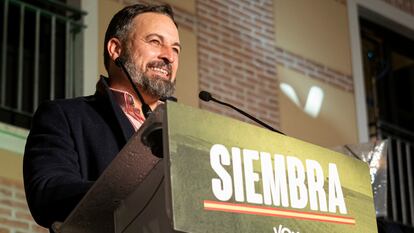El presidente de Vox, Santiago Abascal, celebra los resultados electorales el pasado 13 de febrero, en Valladolid.