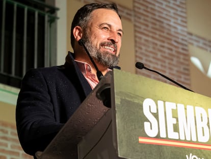 El presidente de Vox, Santiago Abascal, celebra los resultados electorales el pasado 13 de febrero, en Valladolid.