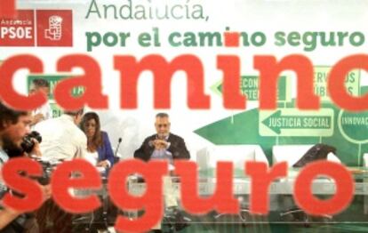 Susana Díaz y José Antonio Griñán en la reunión del Comité Director de los socialistas el pasado 9 de mayo.