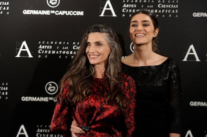 Las actrices Ángela Molina y Olivia Molina, durante la entrega de la Medalla de Oro en Madrid en 2013.