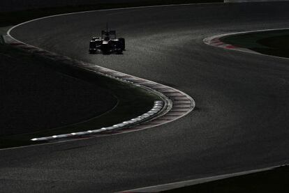 Massa pilota el Ferrari en Montmeló.