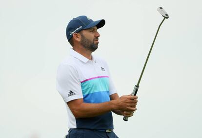 Sergio García, con el putter en el primer green.