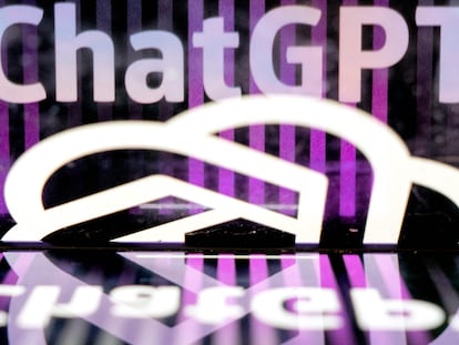 Imagen del logo de ChatGPT en una pantalla.