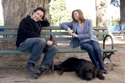 En la película 'Y que le gusten los perros' (2005), los personajes de John Cusack y Diane Lane se enamoran tras conocerse a través de una página de citas cuando ya ninguno de los dos creía en las relaciones.