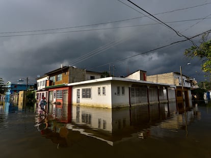 Una calle inundada en Villahermosa (Tabasco), en el sureste de México.