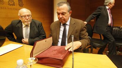 Roberto López Abad, ante la comisión del Parlament valenciano.