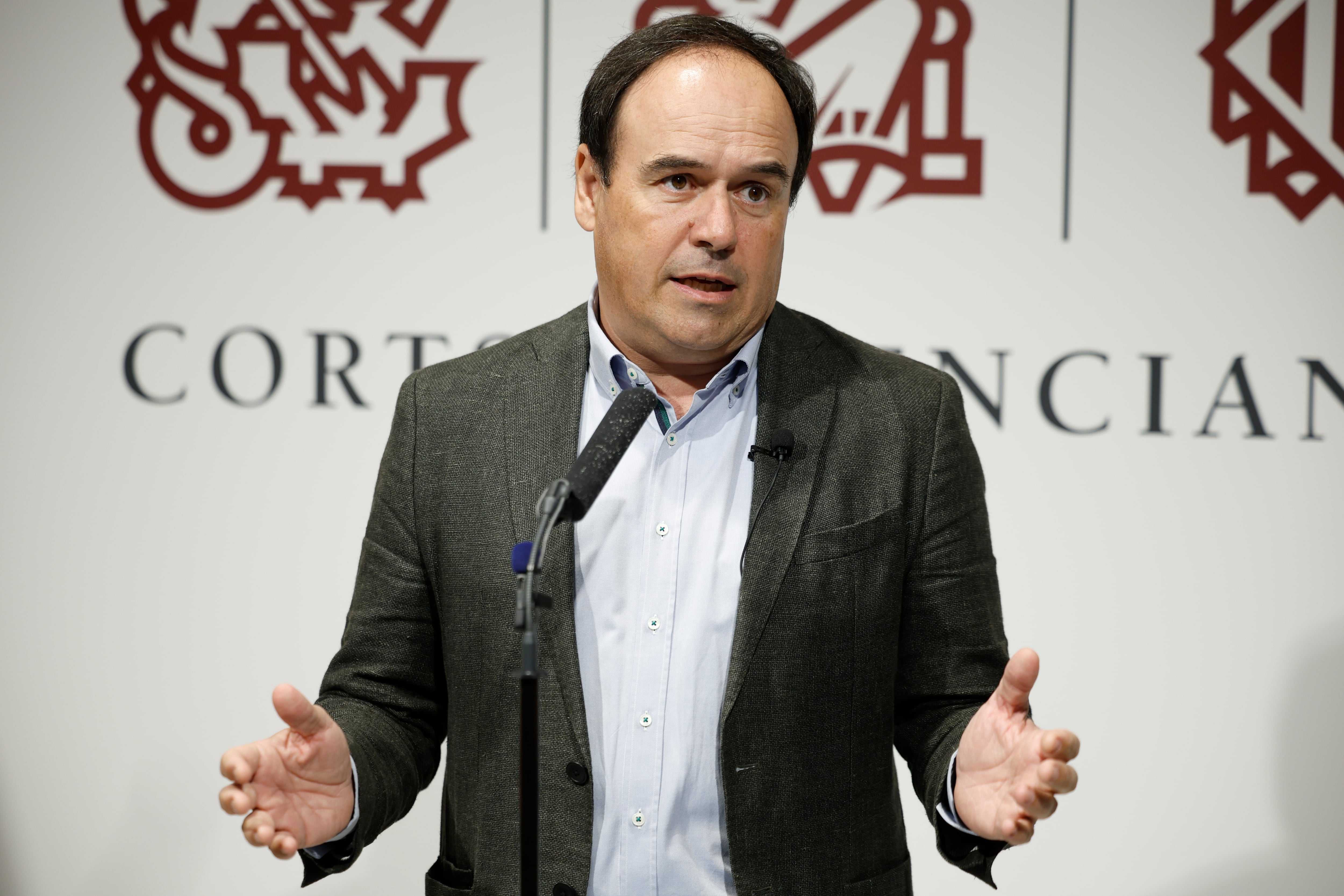 Feijóo propone a Juanfran Pérez Llorca como sucesor de Mazón en plena negociación con Vox