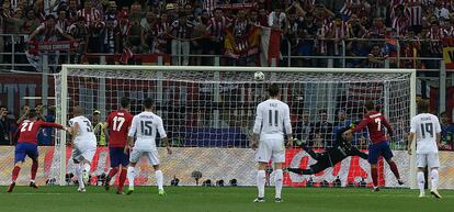 Griezmann falla el penalti al comienzo de la segunda mitad del partido.