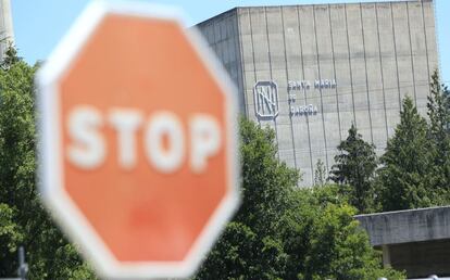 Exterior de la central nuclear de Santa María de Garoña (Burgos).