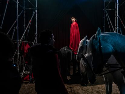Sara Biasini Berousek, “La cartera húngara”. Festival internacional de circo de Bayeux, Francia, 2019.