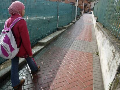  Una estudiante madrileña a la que se prohibió la asistencia al instituto con hiyab.