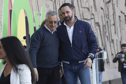 Santiago Abascal con su chaqueta Fred Perry en el acto de cierre de campaña el 26 de abril.