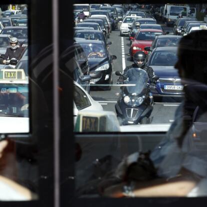 Los tubos de escape son los principales responsables de la contaminación en las grandes urbes.