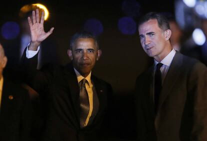 O presidente dos EUA, Barack Obama, &eacute; recebido pelo rei da Espanha, Felipe VI, ao chegar na noite deste s&aacute;bado em Madri. 
 