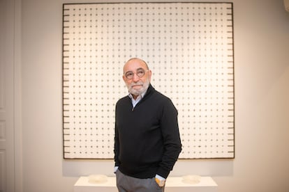 El coleccionista de arte, Dani Levinas, en su domicilio de Madrid.