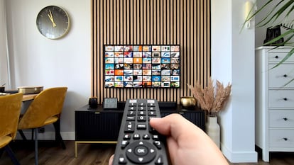 Artículo de EL PAÍS Escaparate que describe las mejores películas y series en euskera y catalán en Movistar Plus+.