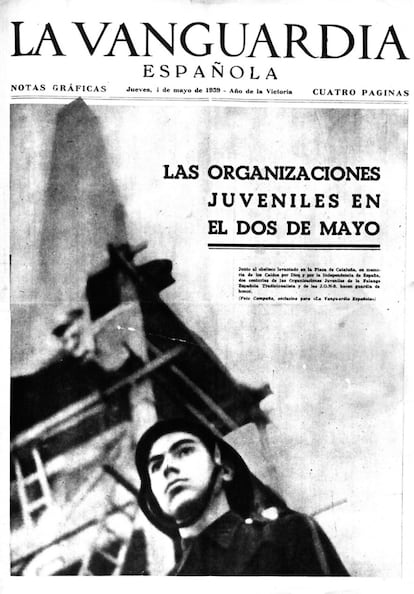 Portada de 'La Vanguardia' del 4 de mayo de 1939, con un joven Antoni Tàpies de 15 años con uniforme de falangista.