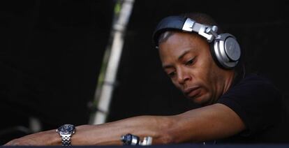 El dj norteamericano Jeff Mills en una actuaci&oacute;n de 2009 en S&oacute;nar. 