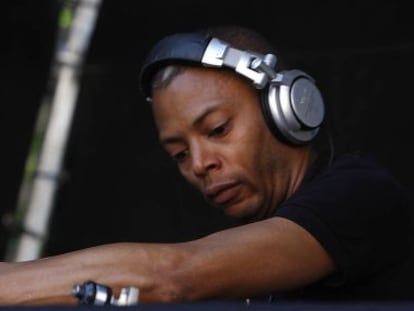 El dj norteamericano Jeff Mills en una actuaci&oacute;n de 2009 en S&oacute;nar. 