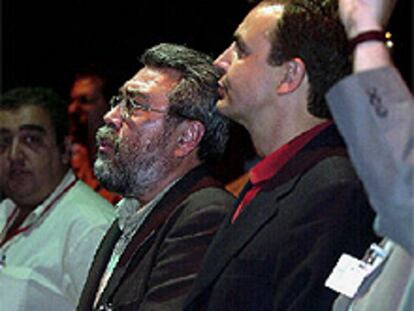 José Luís Rodriguez Zapatero y Cándido Méndez en la clausura del Congreso Federal de la UGT-Metal en Barcelona.