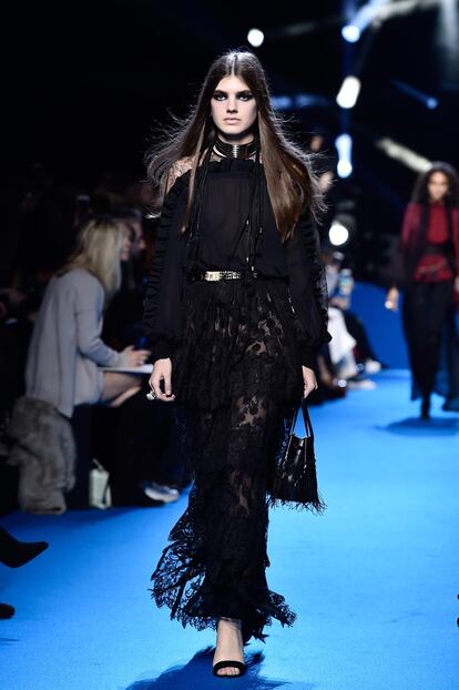 Elie Saab : Runway &#8211; Paris Fashion Week Womenswear Fall/Winter 2016/2017