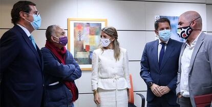 De izquierda a derecha: Antonio Garamendi, Pepe Álvarez, Yolanda Díaz, Gerardo Cuerva y Unai Sordo.