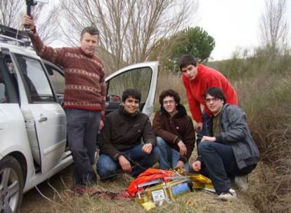 El profesor Jordi Fanals, junto con Gerard Marull, Martí Gasull, Jaume Puigmiquel y Sergi Saballs