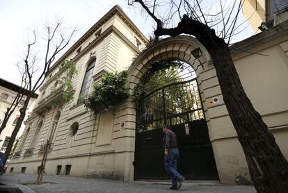 The Madrid mansion where Foster had planned to set up his foundation.