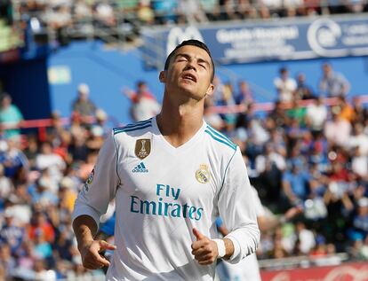 El madridista Cristiano Ronaldo lamenta una ocasión de gol ante el Getafe.