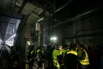 Una de les antenes 5G en un túnel de FGC durant la presentació de la nova infraestructura.