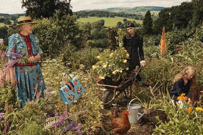Vanessa Redgrave, a la derecha, en la campa&ntilde;a de la colecci&oacute;n crucero 2017 de Gucci.