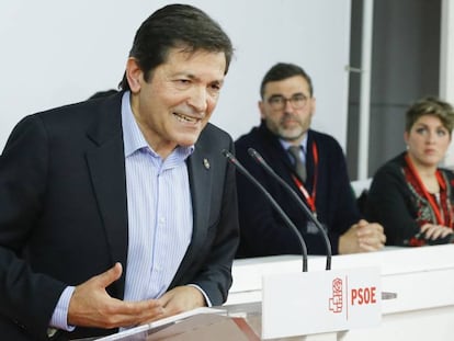 El presidente de la gestora del PSOE, Javier Fern&aacute;ndez.