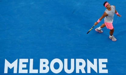 Nadal se lamenta durante el partido contra Cilic en Melbourne.