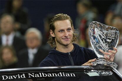 El jugador argentino vence al suizo y se doctora como maestro en la Copa Masters de Shangai.