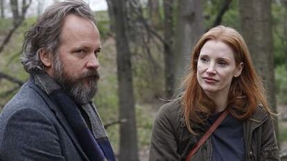 Peter Sarsgaard y Jessica Chastain, en 'Memory'.