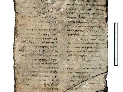 Losa datada en el siglo I antes de Cristo.