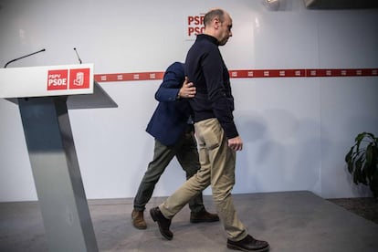 El alcalde de Alicante, Gabriel Echávarri, en la rueda de prensa que ofreció el viernes en la sede del PSPV-PSOE en València.