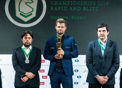 Podio del Mundial Relámpago: de izquierda a derecha, Nakamura, Carlsen y Krámnik